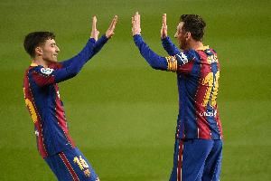 佩德里：梅西离队对俱乐部来说很艰难 被逼抢时老是想把球给梅西