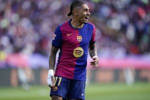 每体：拉菲尼亚离开训练场，将缺席对阵赫罗纳的比赛