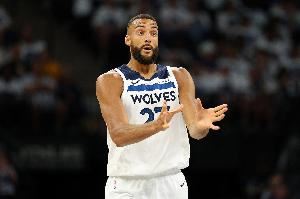 戈贝尔：通过团队的努力去争夺我的第五座DPOY 这是我的心态图片