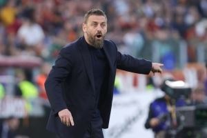 迪马：热那亚倾向选德罗西，合同至明年6月+续约与保级情况挂钩