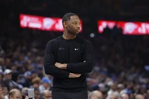 美记:鹈鹕仍在评估和主帅格林的未来 在做出决定前会保持耐心