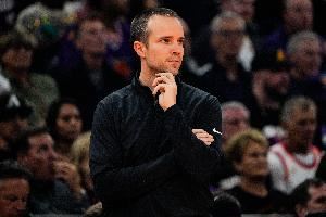 太阳主帅:82场赛季漫长很难全员健康 我们目标就是设法赢对手1分