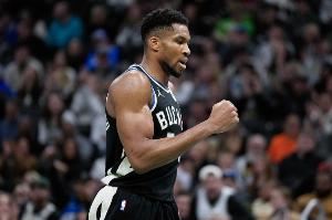 雷迪克:字母哥攻筐能力很强而且乐于传球 即便严防他也能击败你